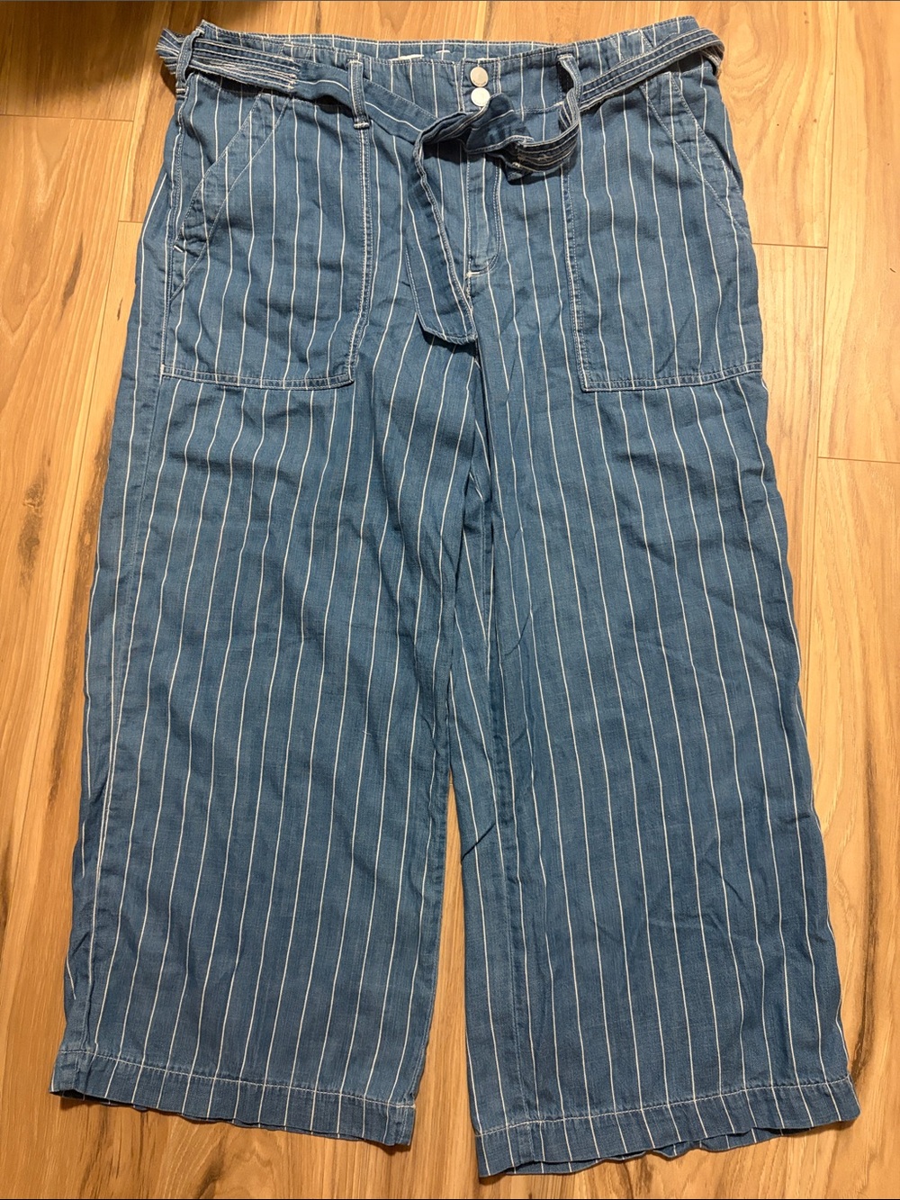 Seven7 Women's Blue Pinstripe Wide-Leg Capris